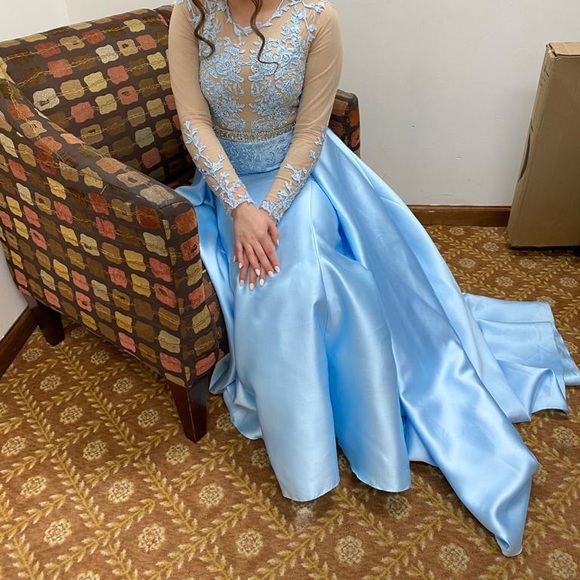 Dress - Picture 1 of 4